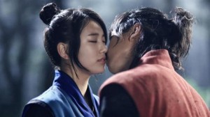 76318-miss-as-suzy-and-lee-seung-gi-share-a-kiss-in-drama-gu-family-book