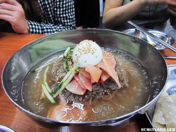 Bukchon Kalguksu 1